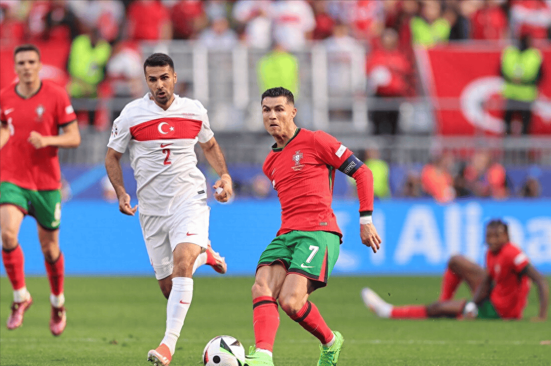 c7体育C罗新星关键助攻表现惊艳，曼联未来可期！的简单介绍